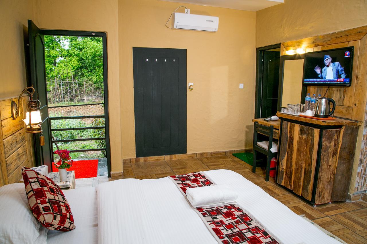 Hotel Tourist Residency Похара Екстериор снимка