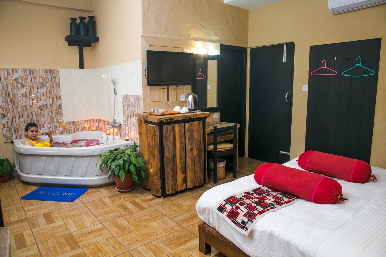 Hotel Tourist Residency Похара Екстериор снимка