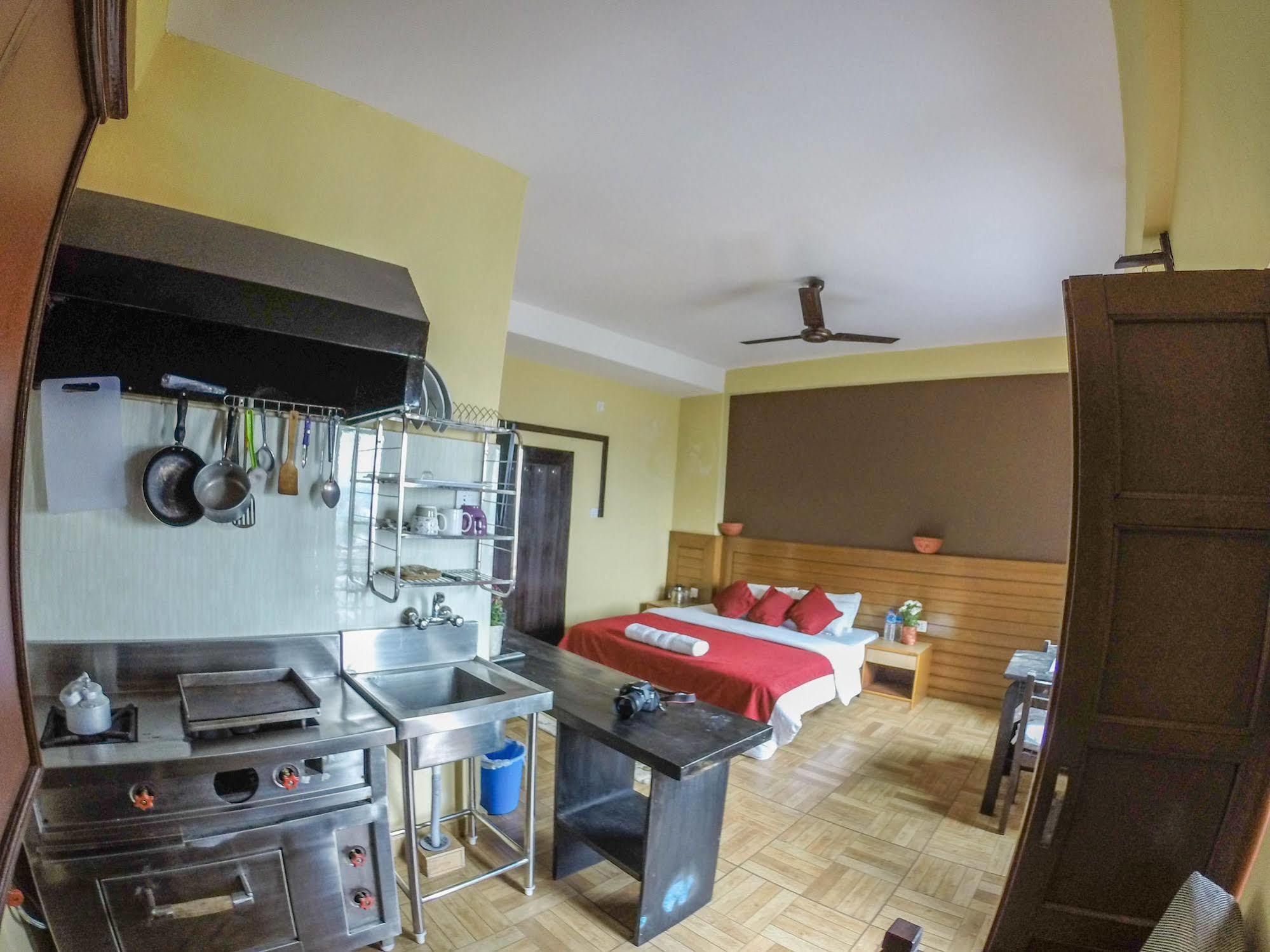 Hotel Tourist Residency Похара Екстериор снимка