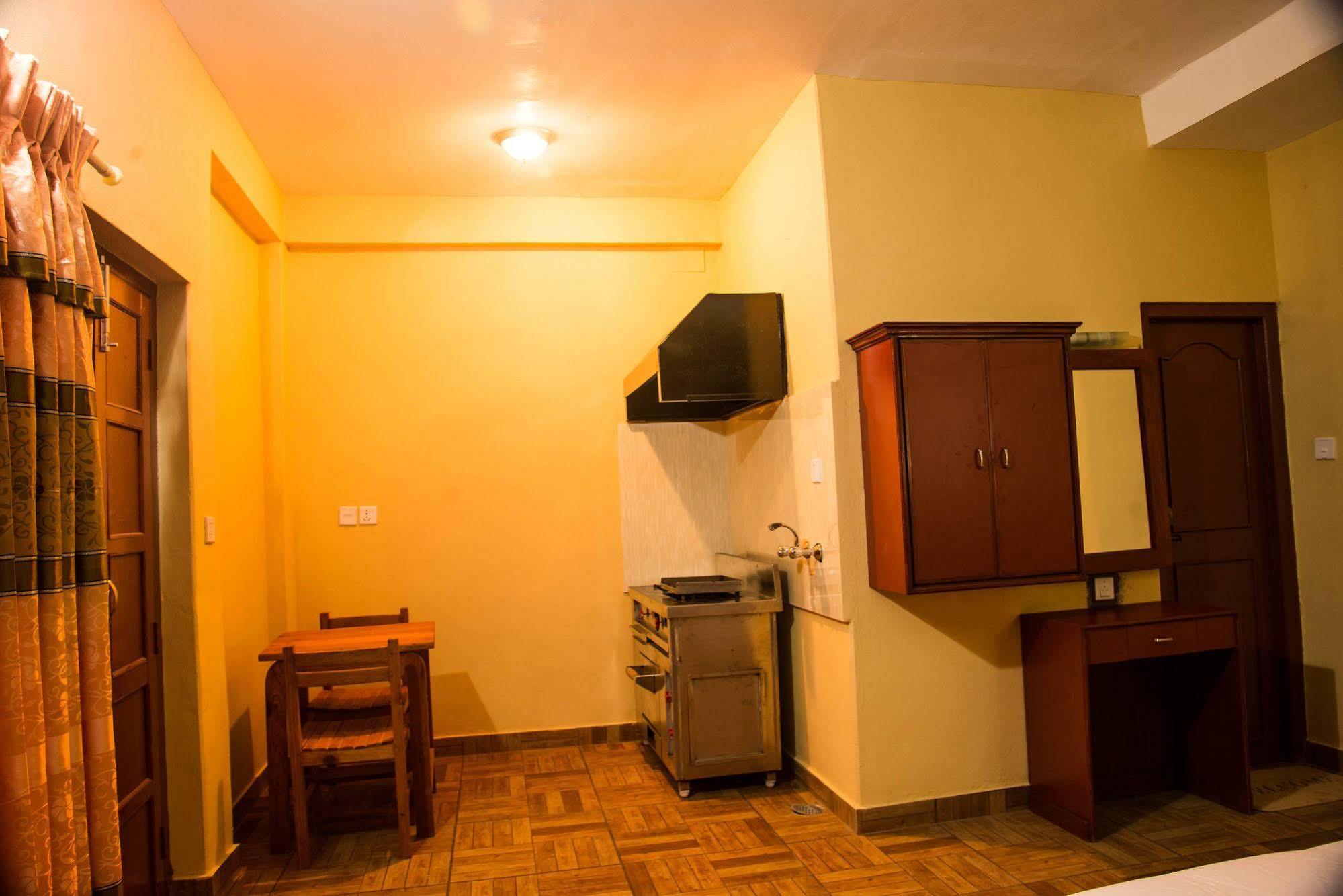 Hotel Tourist Residency Похара Екстериор снимка