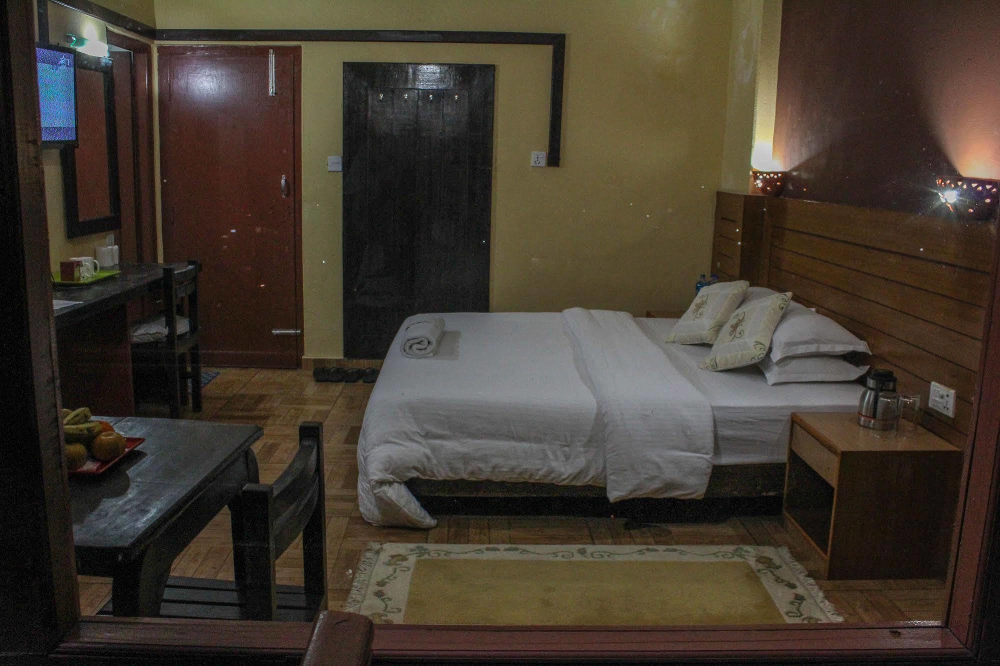 Hotel Tourist Residency Похара Екстериор снимка