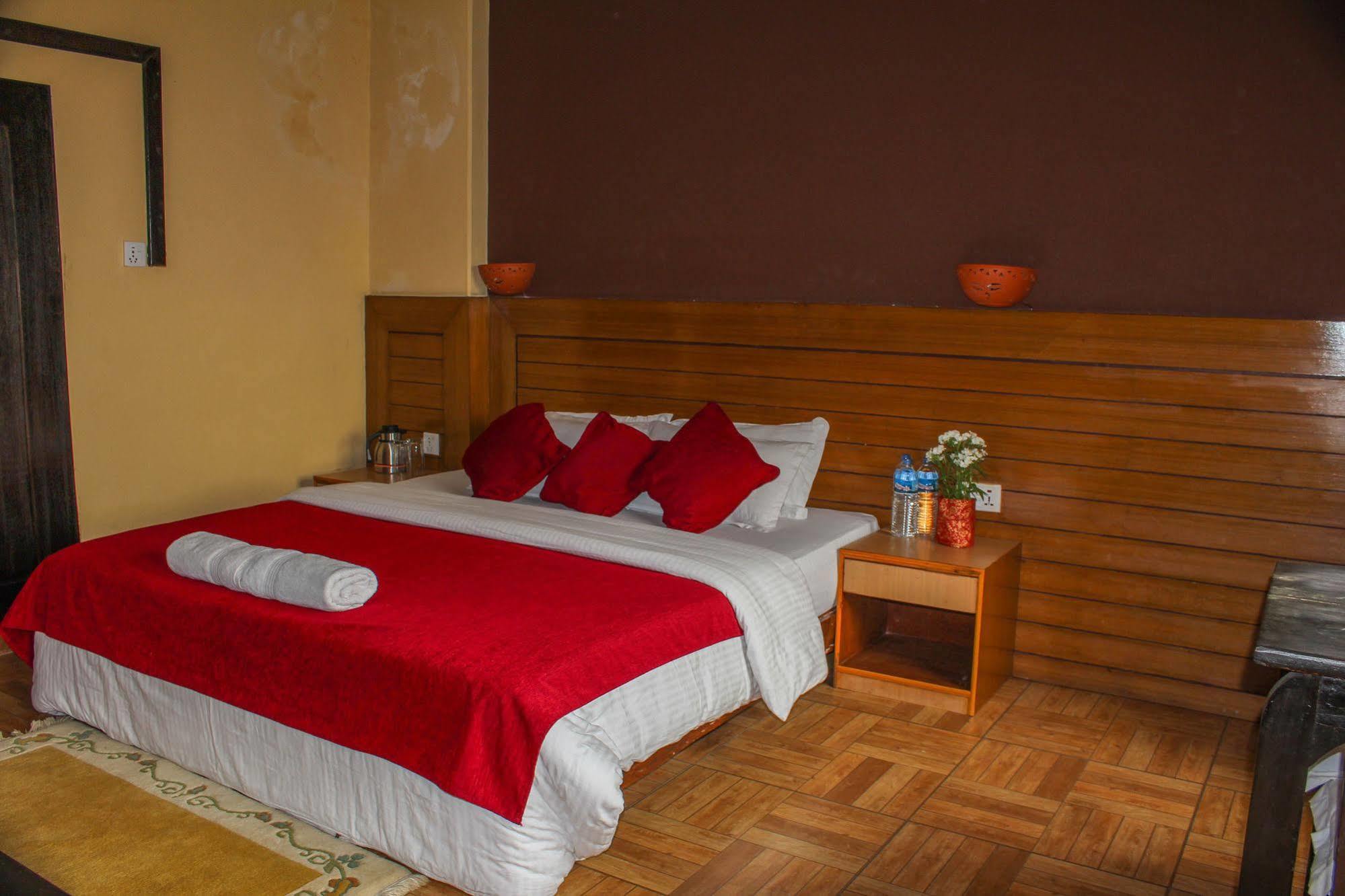Hotel Tourist Residency Похара Екстериор снимка
